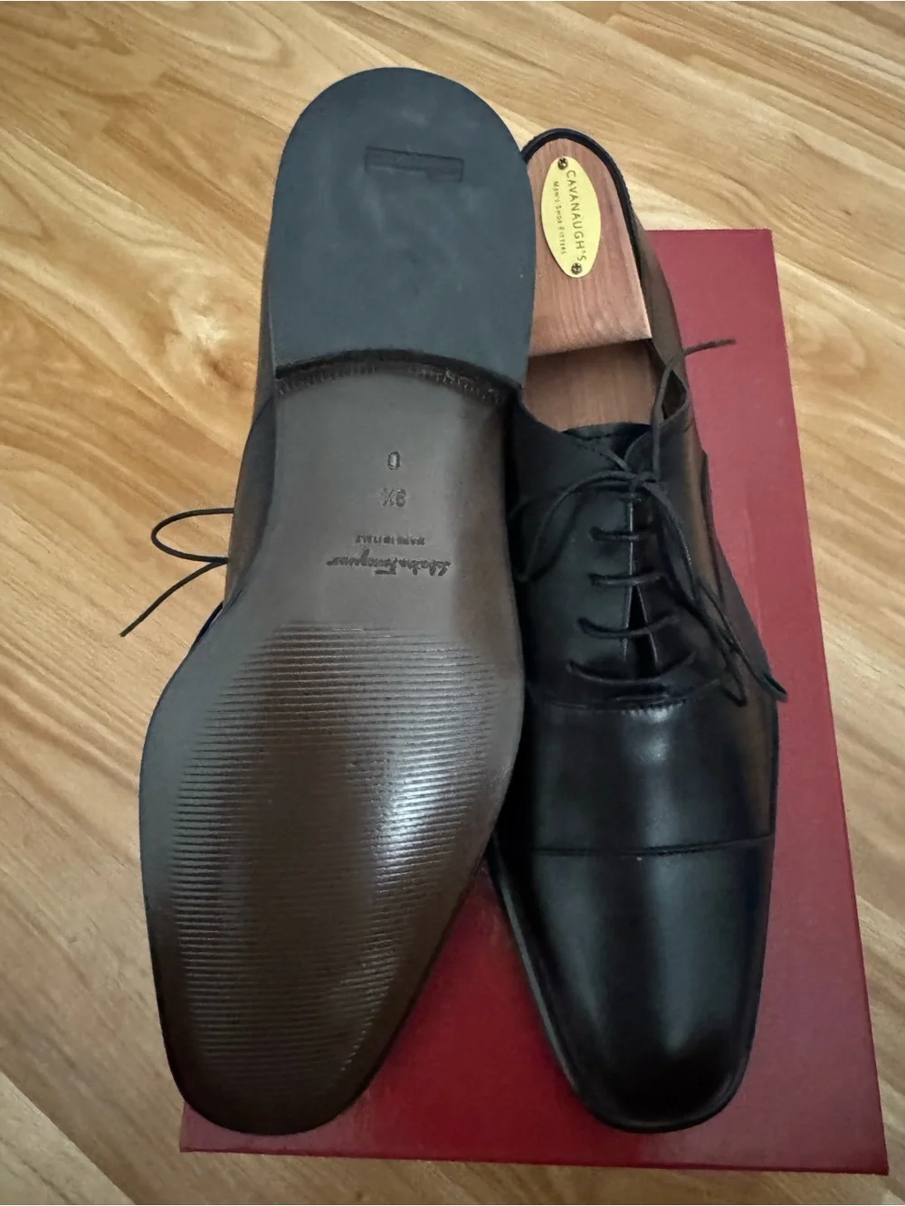 Salvatore Ferragamo Men’s Black Leather Cap-Toe Oxfords 9.5D